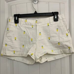 Merona size 2 White Pineapple Print Women's Shorts with 2-3/4 inseam